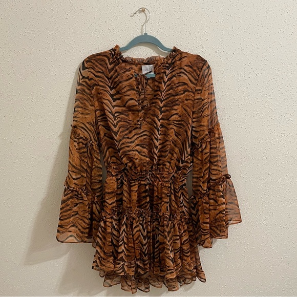 Misa Los Angeles Dresses & Skirts - Misa Los Angeles Leeva Tigress Tiger Print Mini Dress NWOT SIZE S 🐅